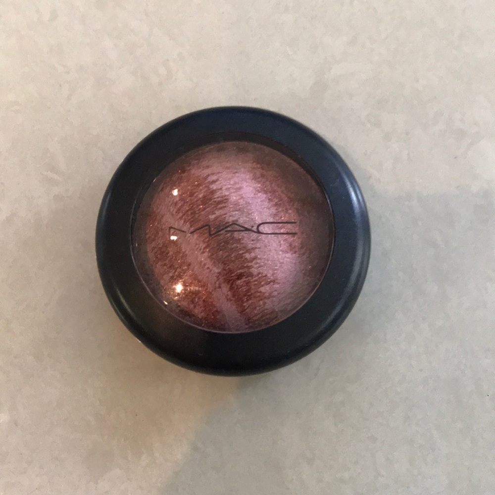 MAC Tropical Taboo Mineralize Eyeshadow -Caribbean